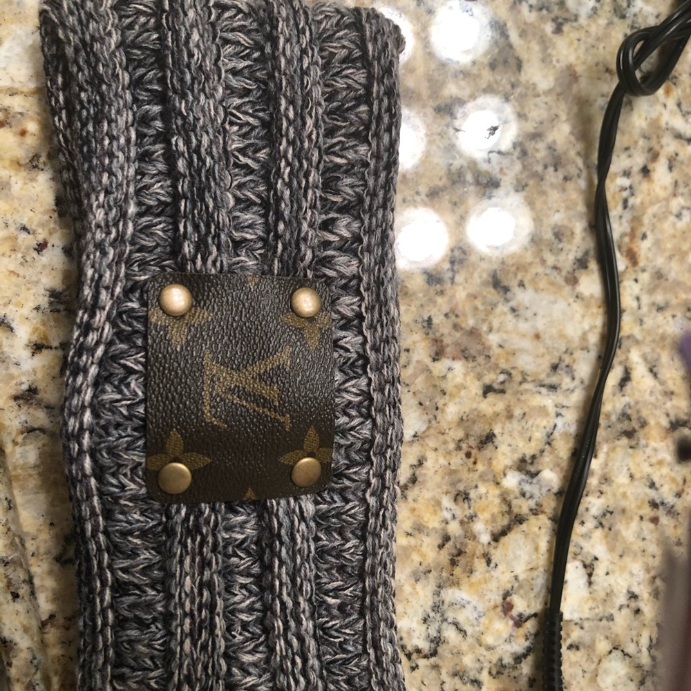 Beautiful charcoal hand band